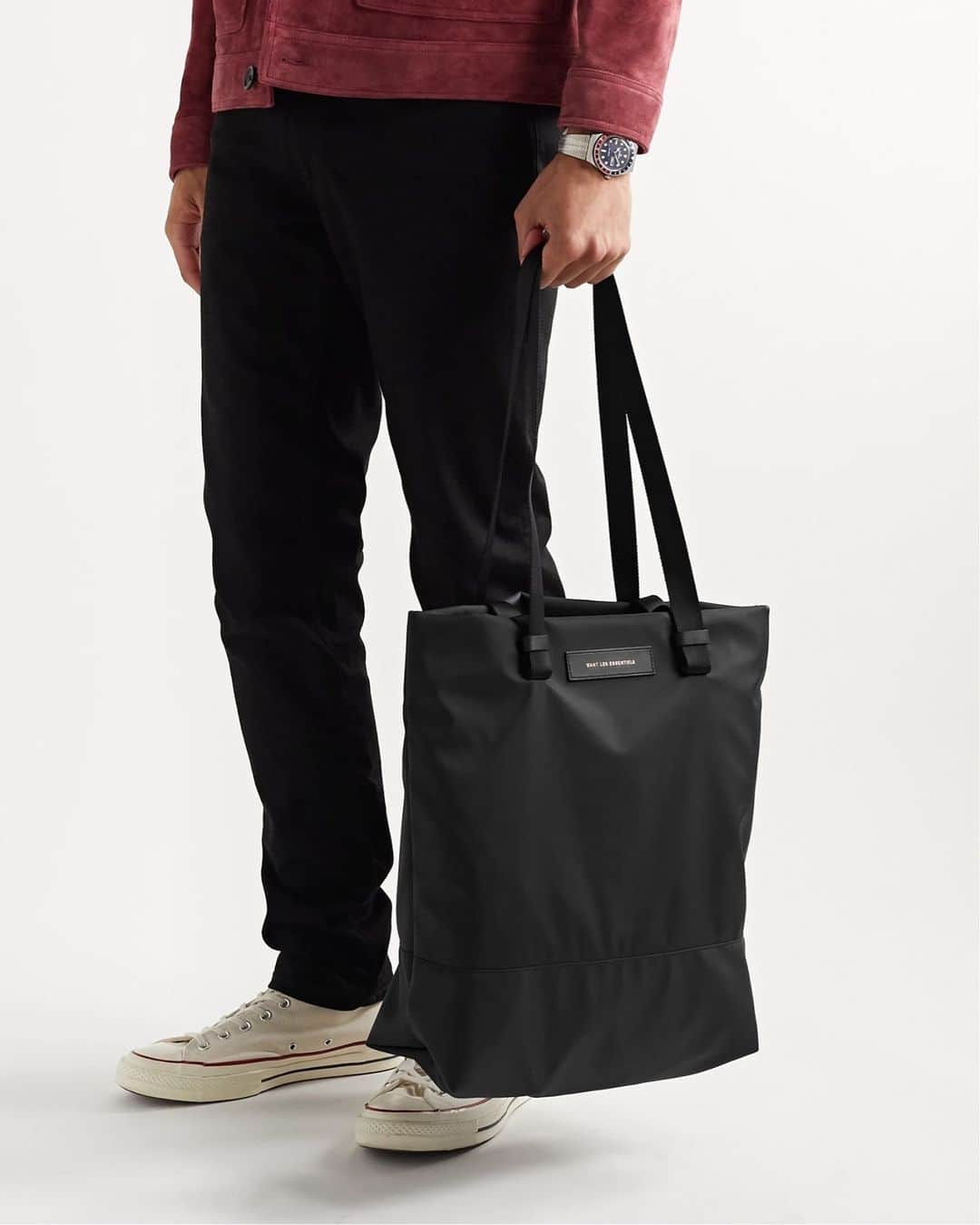 ウォントのインスタグラム：「The Dayton tote via @mrporterlive. Crafted in Italian nylon, this sleek and streamlined design offers an elevated tote with modern sensibilities. Shop our city essentials on mrporter.com  #wantlesessentiels #mrporter」