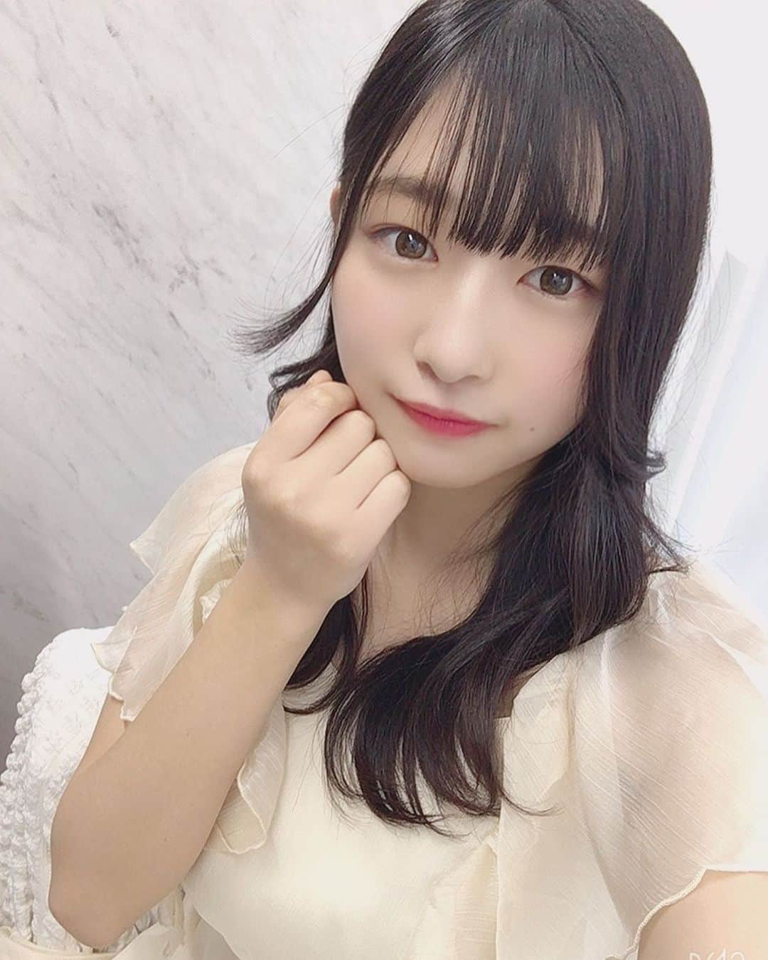 我妻ゆりかさんのインスタグラム写真 - (我妻ゆりかInstagram)「髪の毛を可愛くしてもらって撮影してきました📸  ちなみに最近ハマっていることは 事務所さんにお手伝いしにいくことです🐈」1月17日 23時18分 - wagatsuma_yurika