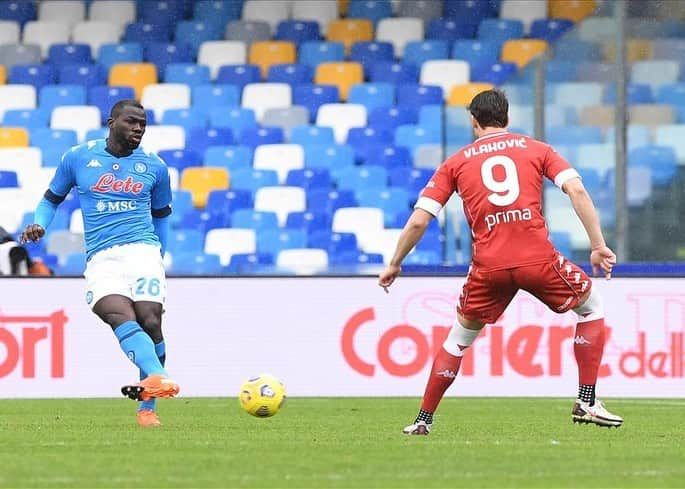 カリドゥ・クリバリさんのインスタグラム写真 - (カリドゥ・クリバリInstagram)「Bella vittoria!  Ora dobbiamo restare concentrati e prepararci al massimo per la #Supercoppa 💪🏿  Belle victoire! Restons maintenant concentrés et préparons-nous pour la #Supercoppa 💪🏿  Nice win! Now let's stay focused and get ready for the #Supercoppa 💪🏿  #NapoliFiorentina 6-0 #SerieA 🇮🇹 #KK 🇸🇳 #ForzaNapoliSempre 💙」1月17日 23時23分 - kkoulibaly26