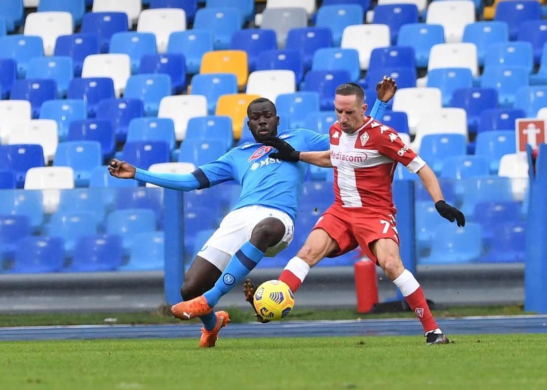 のインスタグラム：「Bella vittoria!  Ora dobbiamo restare concentrati e prepararci al massimo per la #Supercoppa 💪🏿  Belle victoire! Restons maintenant concentrés et préparons-nous pour la #Supercoppa 💪🏿  Nice win! Now let's stay focused and get ready for the #Supercoppa 💪🏿  #NapoliFiorentina 6-0 #SerieA 🇮🇹 #KK 🇸🇳 #ForzaNapoliSempre 💙」