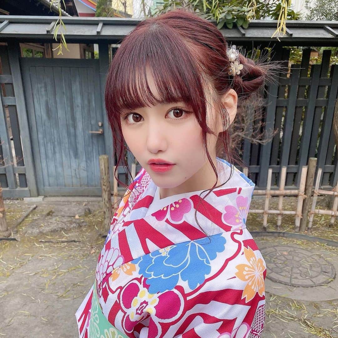 のインスタグラム：「八木が髪の毛やってくれた〜👼  今年は着物綺麗にたくさん着られて嬉しい🥺✨  #着物　#kimono #Japanese #japanesegirl #アイドル　#和服」