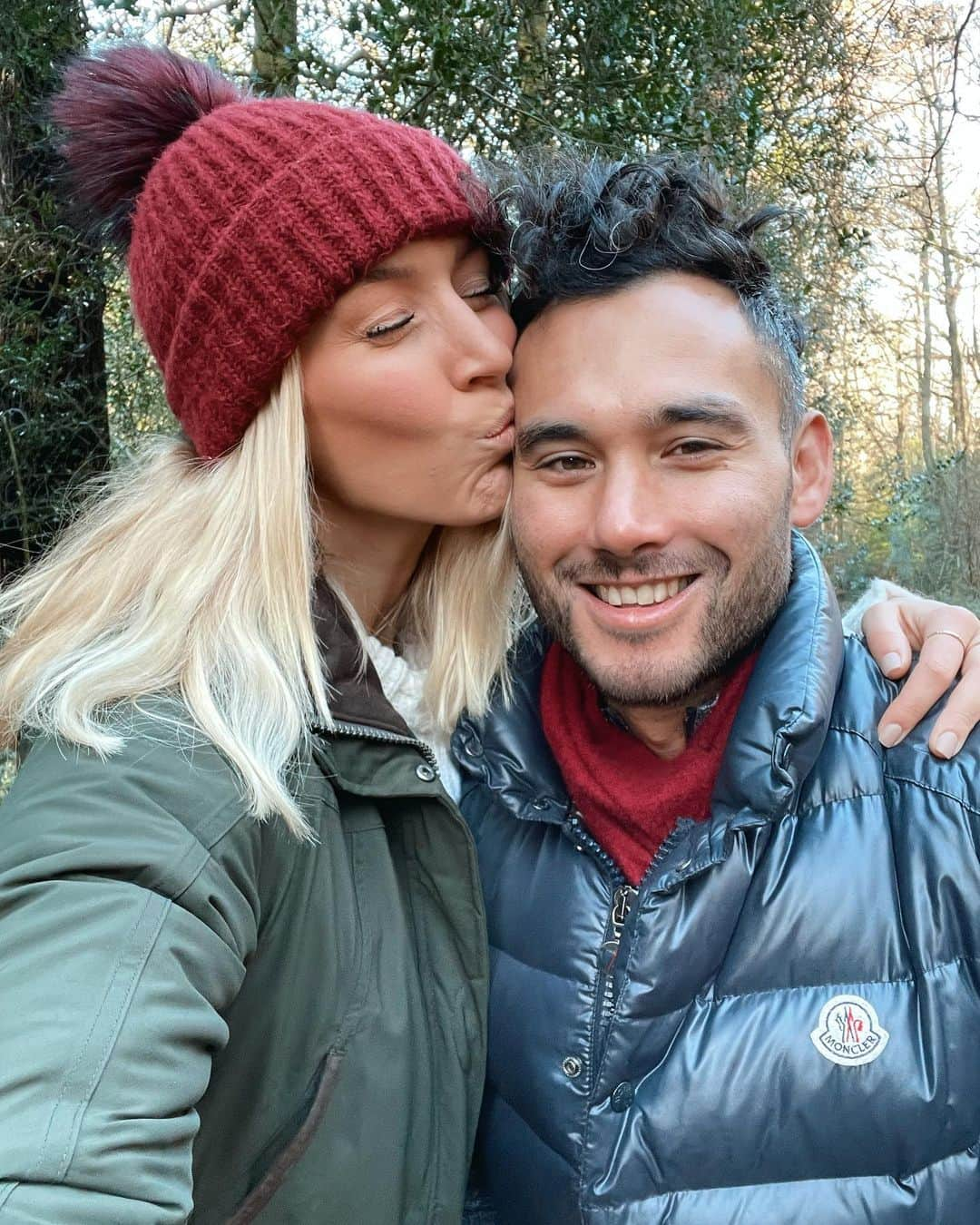 Zanna Van Dijkさんのインスタグラム写真 - (Zanna Van DijkInstagram)「Sundays in Surrey 🌳💚 #freshairandsunshine #homesweethome #getoutdoors #outdooradventures」1月17日 23時44分 - zannavandijk