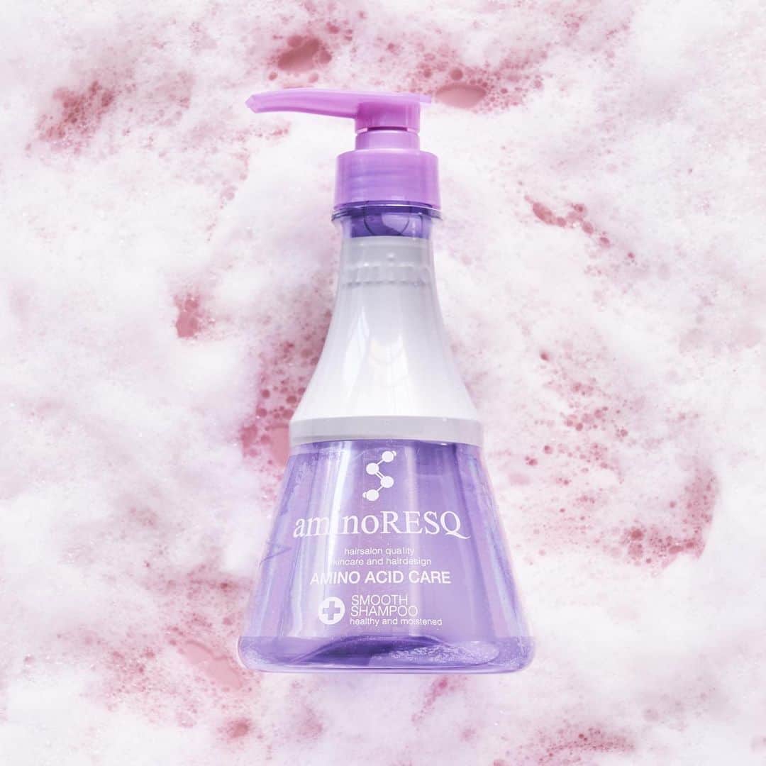 アミノレスキューのインスタグラム：「たっぷりの泡に包まれて。。。💖﻿ ﻿ 心ときめくハッピーなバスタイムを🛁💜🎀﻿ ﻿ ﻿ #aminoresq #アミノレスキュー #shampoo #シャンプー #treatment #トリートメント #haircare #ヘアケア #scalpcare #スカルプケア #アミノ酸 #アミノ酸シャンプー #new #newface #サロン品質 #モイスト #moist #smooth #保湿 #ハリコシ #ツヤ髪 #サラサラ  #ダメージケア #低刺激 #美髪 #healthy #beauty #bathtime #happy #sunday」