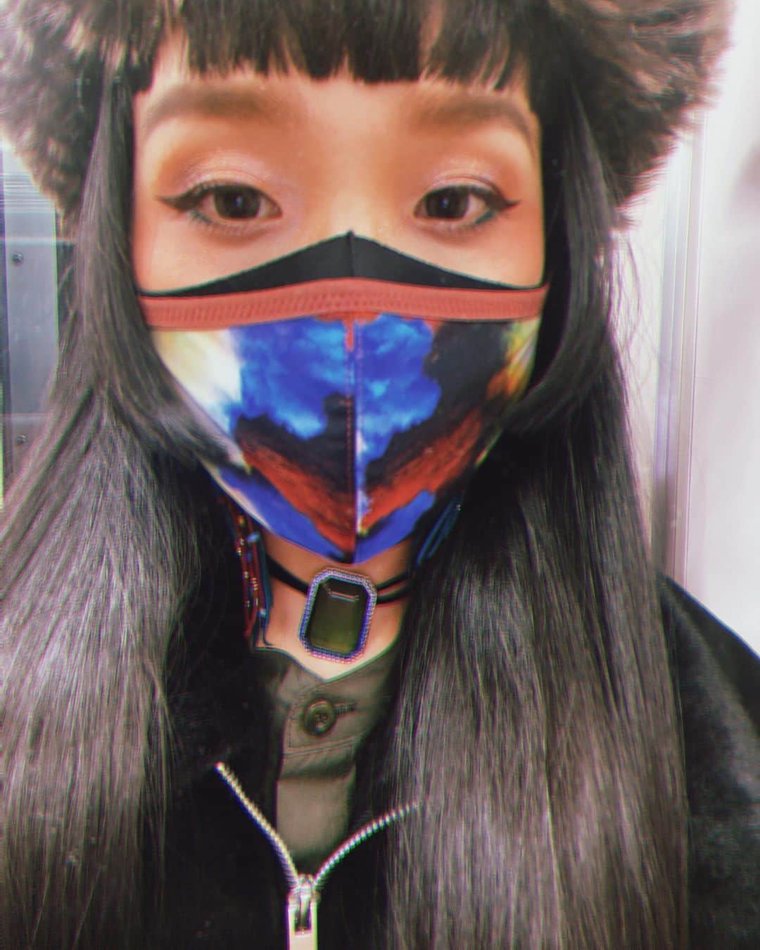 小春のインスタグラム：「なんとなくなんだけど今年は写真をよく撮っておこうと思うている。思い出と記憶は財産である。なんとなくなんだけどね。  今日はトークショウありがとうございますた！コロナがおさまったらやりたい事、コロナ終わらなくてもやりたい事をコツコツやっていかないとなぁ  とか思うているヨ」