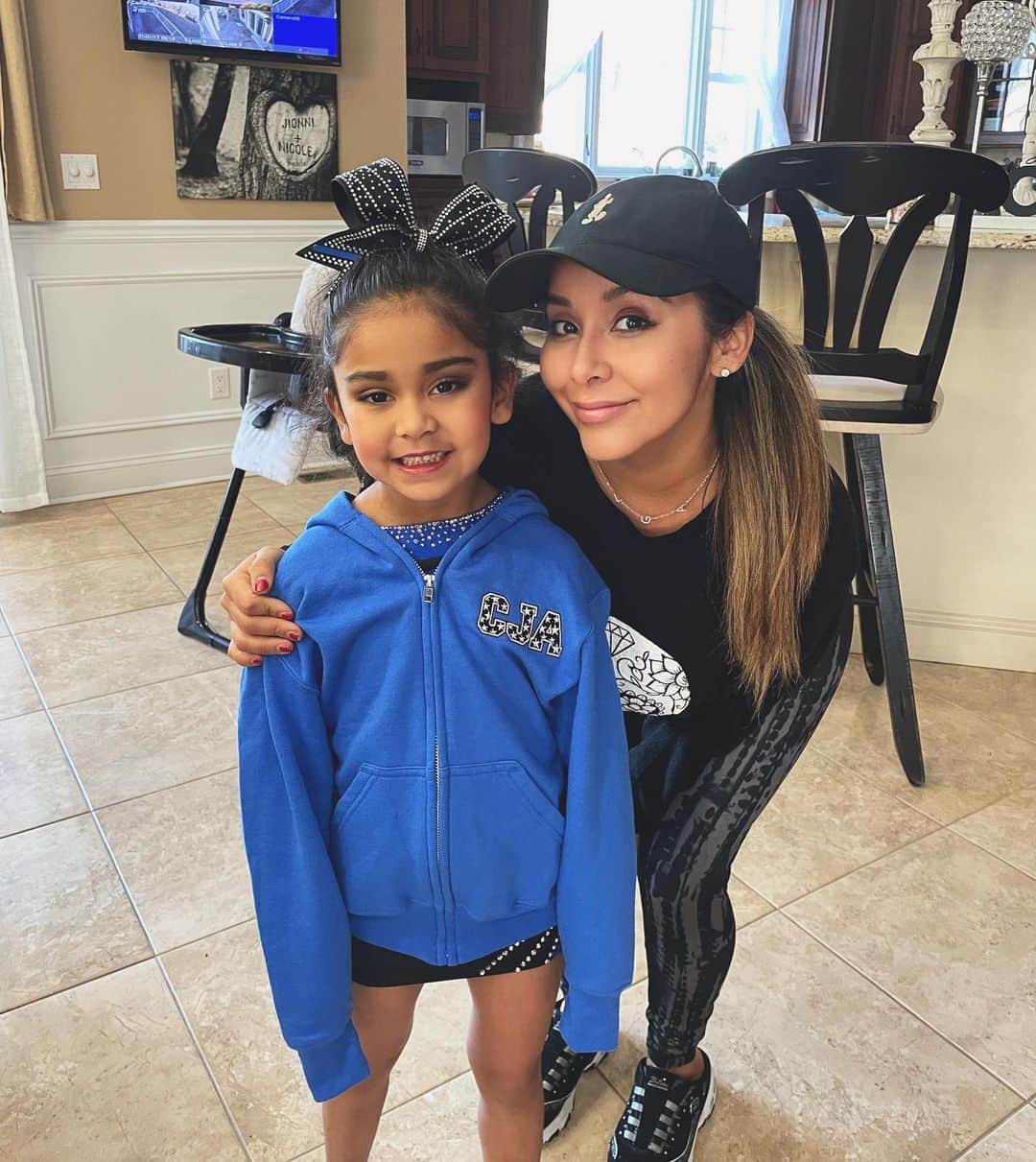 ニコール・ ポリッツィのインスタグラム：「My beautiful Allstar 💙💥 @sissygiovanna #cheerqueen #proudmawma」