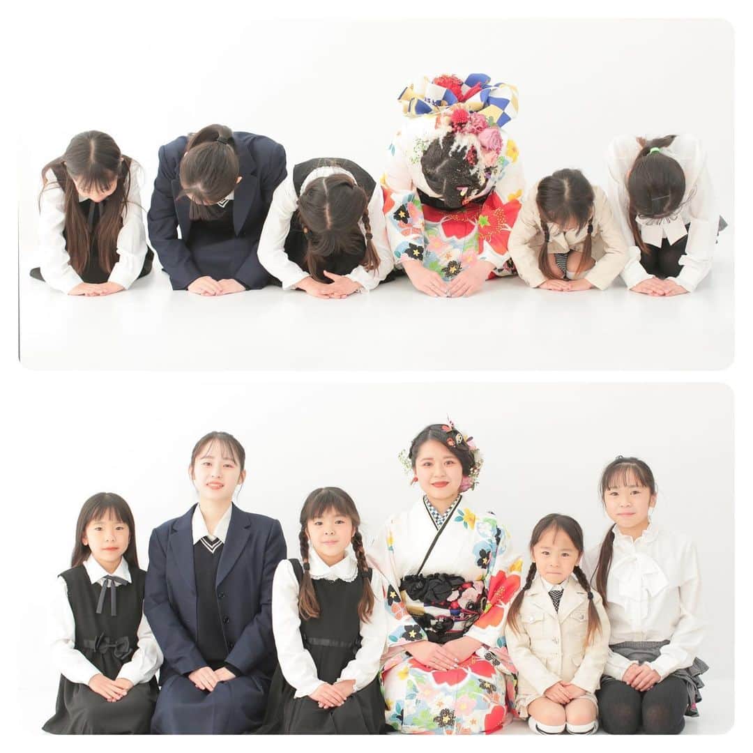 Kazukiさんのインスタグラム写真 - (KazukiInstagram)「年明け、今回もめぐみさんご夫婦に撮影をお願いしました✨ ・ 長男の成人式から2年… 次男と三男には私も上の娘たちも身長を抜かれました。 長女が成人を迎え、新しい生命も誕生し、 15人家族になりましたました♡♡ ・ 昨年の1月、長女と振袖を選びに行き採寸をした時は、 まさか 成人式が中止になるとは思いもしませんでした… ・ 長男は社会人になると同時に家を出ましたが、 こうして家族全員が元気で過ごせ、 揃う事ができて本当に幸せです(*´˘`*)♡ ・ あきらさん♡めぐみさん 今回もステキなお写真 本当にありがとうございました❤ ・ ・ #家族写真#六男七女#15人大家族#仲良し兄妹#年の差兄妹#長女#成人式#前撮り#六女#小学生になります#七女#3ヶ月#笑顔で#就職#社会人#大学生#中学生#入園#大家族ママ#美容師ママ」1月18日 0時45分 - kazuki13mama