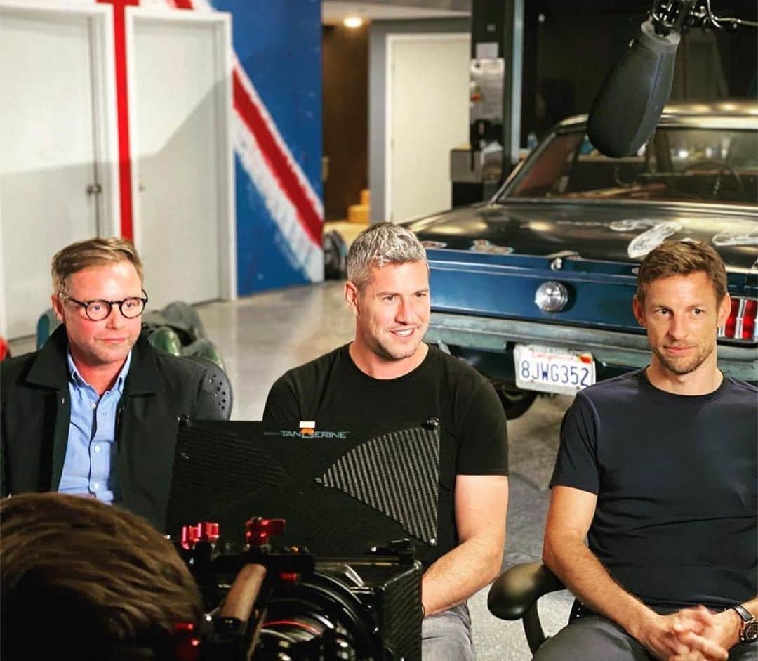 ジェンソン・バトンのインスタグラム：「@radfordmotors  . Design - @markstubbsie  Build - @ant_anstead  Drive - @jensonbutton   #RadfordReturns 🇬🇧」