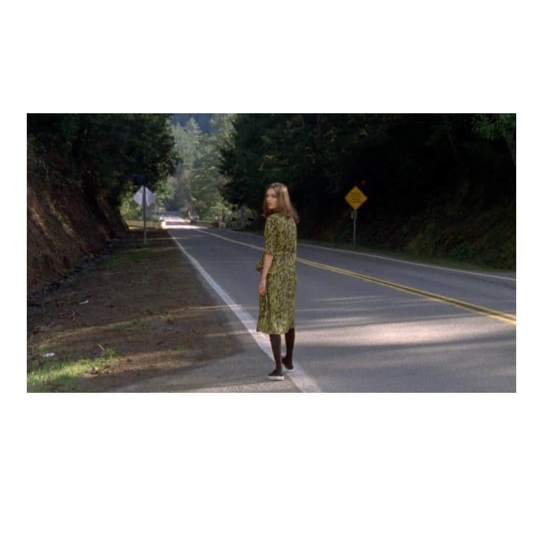 イヴァナ ヘルシンキのインスタグラム：「Roudtrips and beautiful dresses -What else you can wish for?」