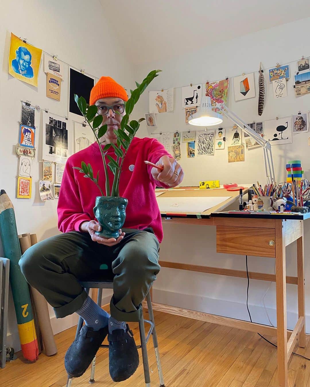 Stanceのインスタグラム：「TEMP CHECK: RUSS POPE It's always a good time to check in with Punk & Poet, @russpope. We asked about his recent change of scenery, a move from LA to New England, and his go-to pastimes outside of art, from cycling to tea to music. Head to The Thread to hear more... 👆Link in bio.  📸 @joanjett__official」