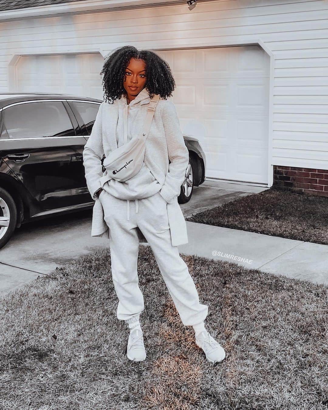 ASOSさんのインスタグラム写真 - (ASOSInstagram)「Have I been in loungewear for the best part of a year? 100%  ASOS DESIGN hoodie/ jogger [1773719] As Seen On @slimreshae [she/her]」1月18日 1時15分 - asos