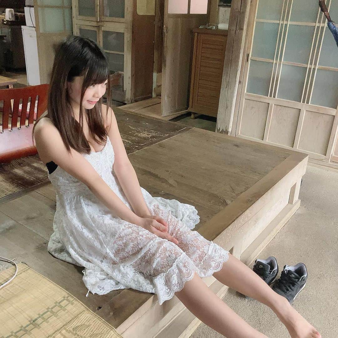 のインスタグラム：「唐突に  去年撮影したVRのオフショ  季節感真逆😇😇😇」
