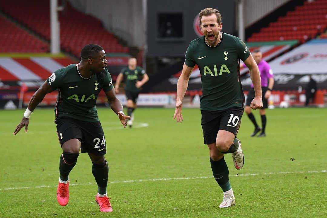 ハリー・ケインのインスタグラム：「Great response to midweek. What a finish @ndombele_22 👏」