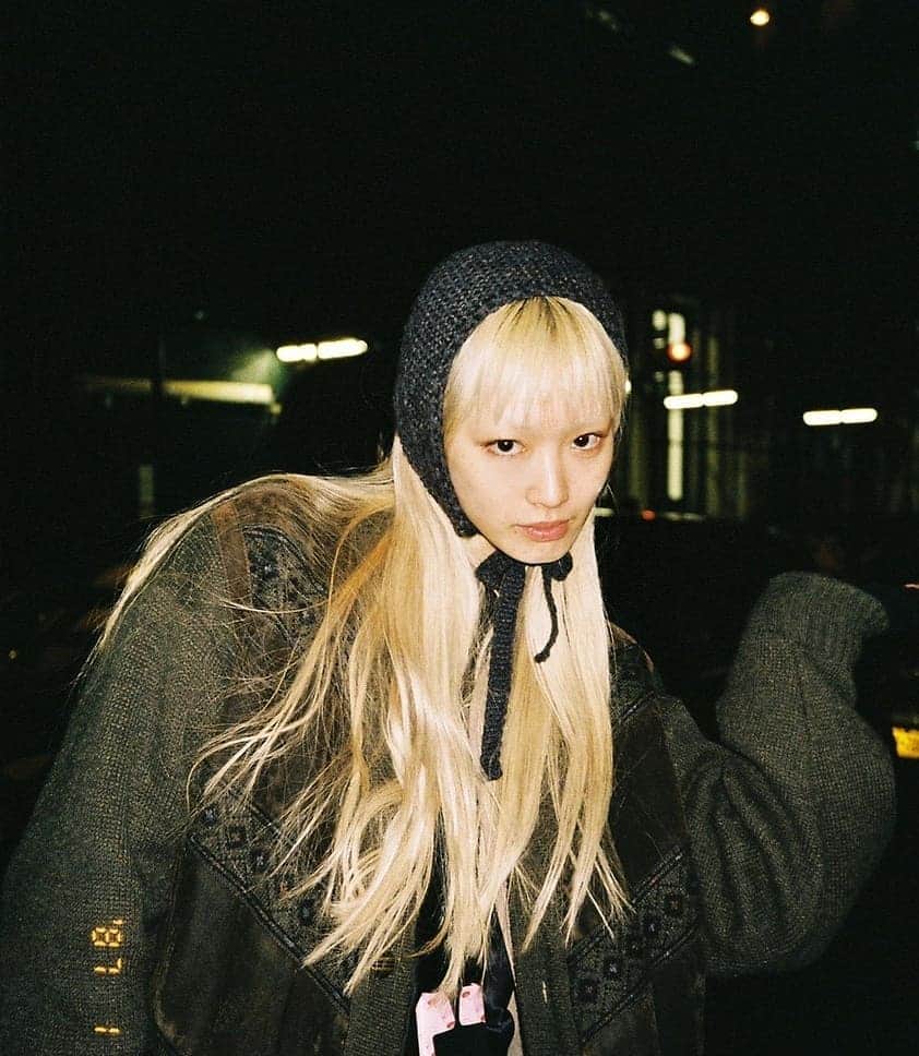 フェルナンダ・リーのインスタグラム：「Feb 2019?  I want a fringe again 🥸」