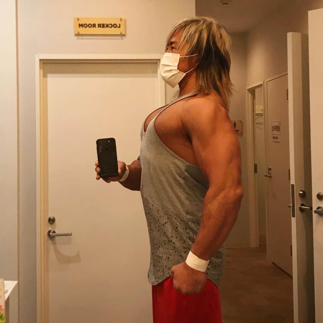 棚橋弘至さんのインスタグラム写真 - (棚橋弘至Instagram)「#胸トレ #chestday ケーブルクロスオーバーが、クリティカルヒットした。なんか掴んだ！もう少しで物置ける→大胸筋棚」1月18日 12時33分 - hiroshi_tanahashi