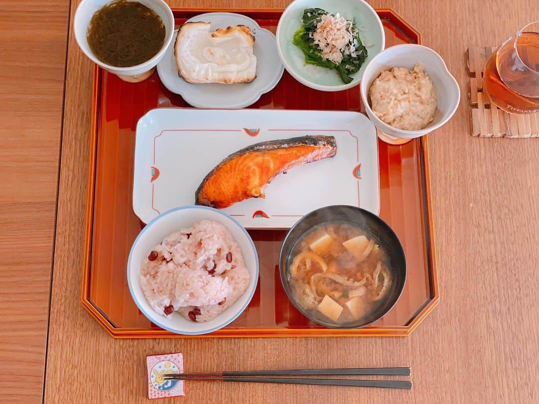 英玲奈のインスタグラム：「#昨日の朝ご飯  #冷蔵庫整理の日  #ていねいな暮らし #季節を感じる暮らし#からだにいいこと#料理 #からだにやさしいごはん #おうちごはん#夫の健康守りたい#10年後の健康の為に#無添加#無化調#オーガニック#低gi #美腸活#趣味生活#料理家#erenakitchen」
