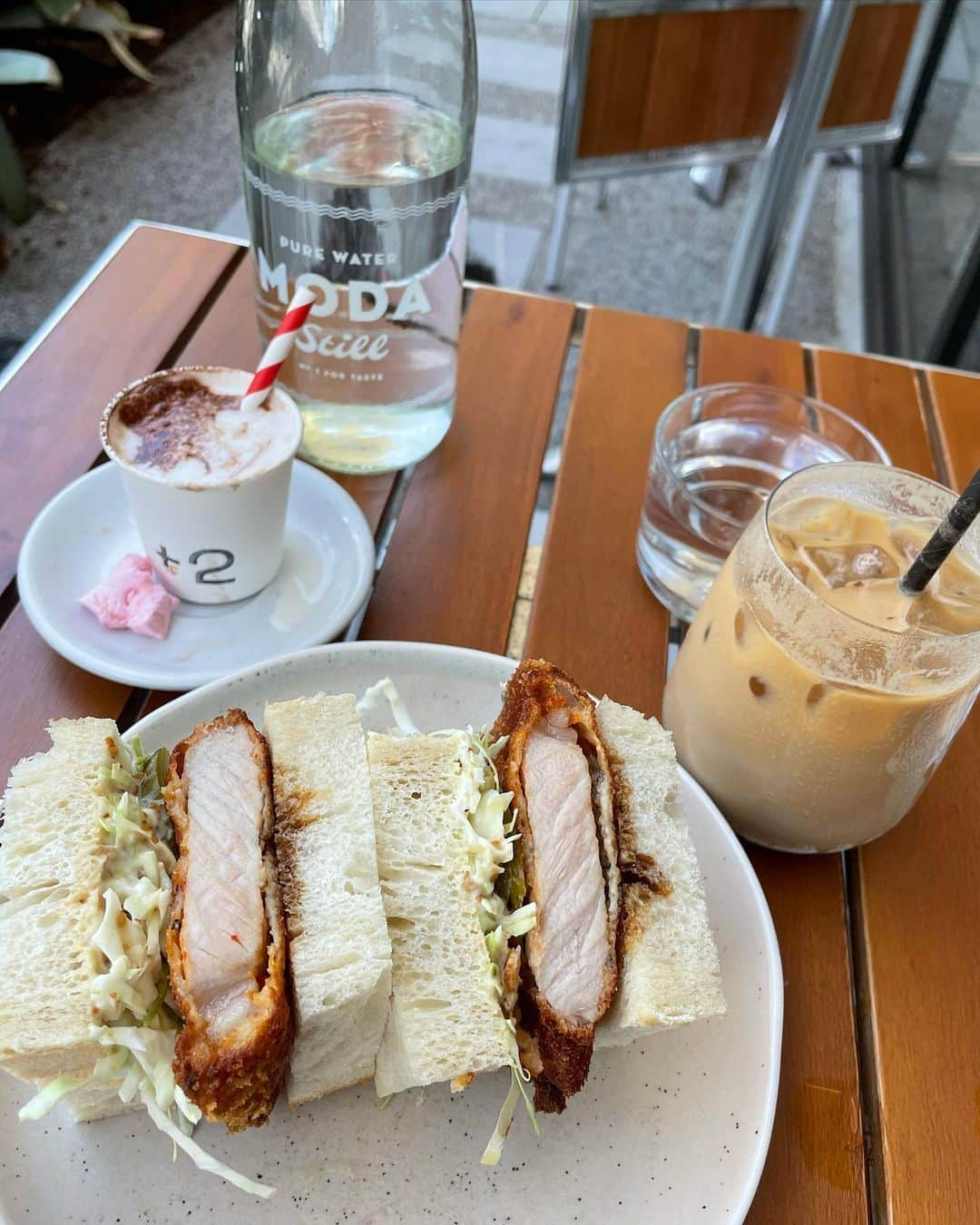 武田紗季のインスタグラム：「Katsu sand❤︎❤︎❤︎🥪 #katsusand #yum #babychino #sydney #シドニー」