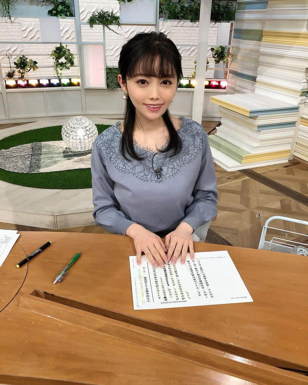 辻満里奈さんのインスタグラム写真 - (辻満里奈Instagram)「今日のソコトラは、RKB本社スタジオからお伝えしました☀️  本物の刀剣、カッコよかった〜っっ！！✨✨ 何百年も前に作られ、使われていたものが、今も美しい形で残っているってロマンですよね〜🤤💕  家に帰ったら、鬼滅の刃をまた観ようと思います👹  #福岡 #rkb毎日放送 #rkb #ソコトラ #刀剣 #いのちのたび博物館 #鬼滅の刃 #アナウンサー #辻満里奈」1月18日 11時26分 - marina__tsuji