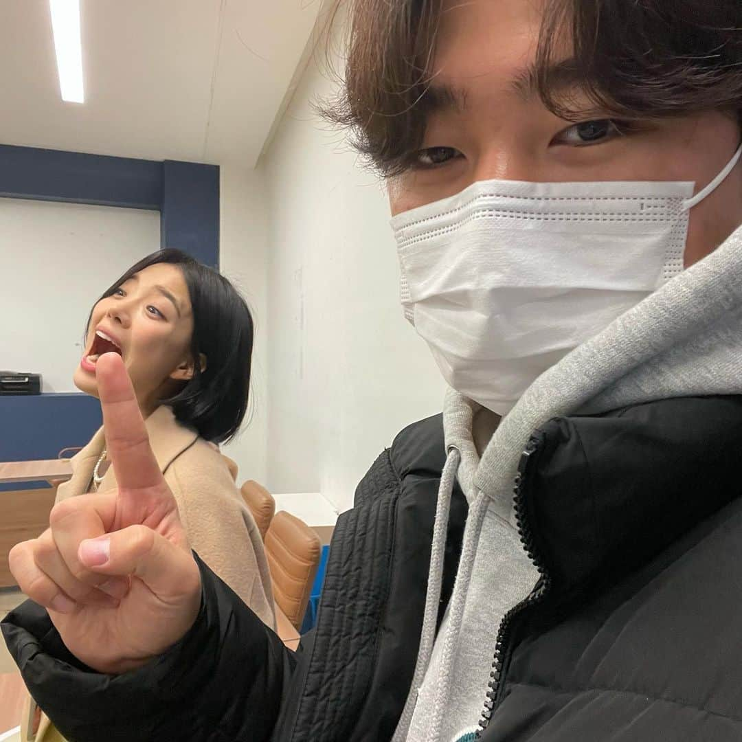 イム・セミさんのインスタグラム写真 - (イム・セミInstagram)「무브엔터 임희경입니다 돌아온 한 주도 아자자 🤎  📷 manager 찬유」1月18日 11時33分 - susemee