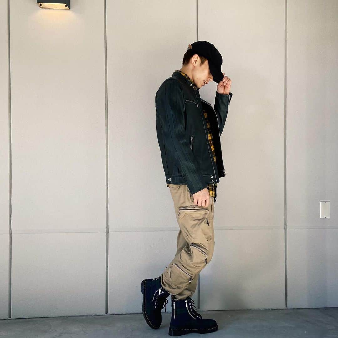 鐘ヶ江洸さんのインスタグラム写真 - (鐘ヶ江洸Instagram)「Have a good day!!  #Daily #coordination 20 + 4 !!  #cap  @ca4la_official   #leather #jacket @diesel  @shibuya_dieselstore   #shirt @diesel    #pants @dualism_dl_official   #boots @drmartens_japan  @drmartensofficial   #coordinate #fasion #street  #diésel #bootslover」1月18日 12時07分 - kokind54