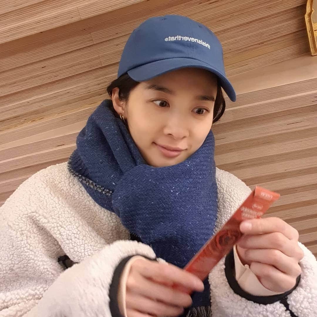 イ・チョンアのインスタグラム：「먹는게   ᅠ  아니  었  네 🍂😆」