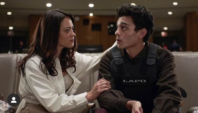 カミーユ・グアティのインスタグラム：「What’s all the drama?! “La Fiera” is introduced tonight on @therookieabc 10/9 c」