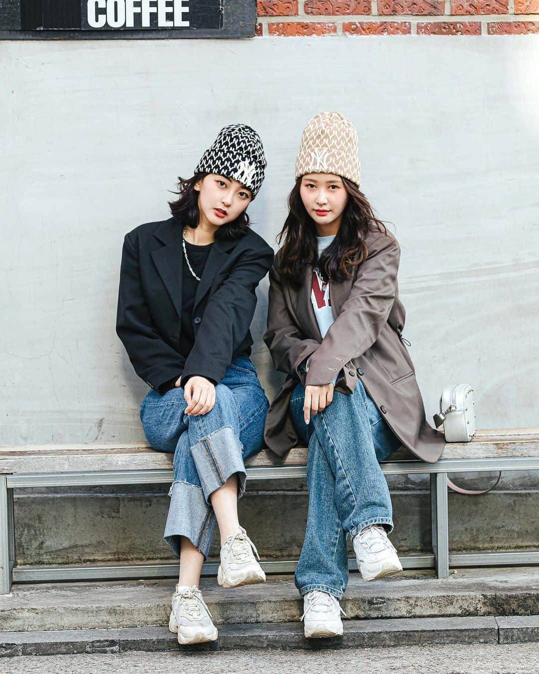 가로수길 , Seoulのインスタグラム：「Street ✨ Similar look  Thx @cooksso @imdaayoung 🔥」