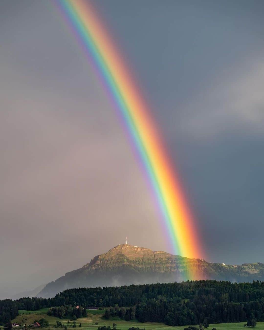 instagoodさんのインスタグラム写真 - (instagoodInstagram)「@daliabohnphotography Mountain Rainbow 🌈」1月18日 3時41分 - instagood