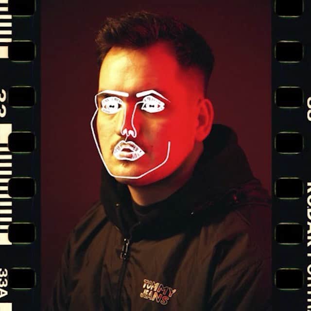 のインスタグラム：「The quality of music you lot are entering for our #BeHoward @twitch streams is insane.  We've made a @soundcloud playlist with our favourites. Definitely worth a listen ⚡ Swipe up on stories」