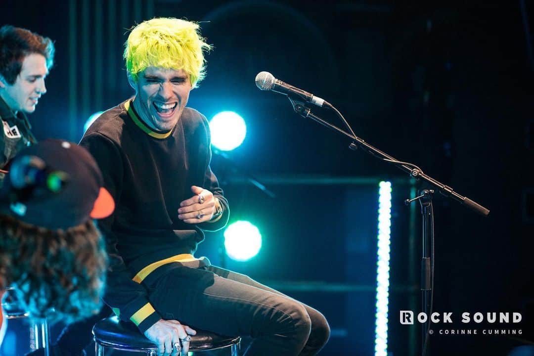 のインスタグラム：「A VERY HAPPY BIRTHDAY TO WATERPARKS’ AWSTEN KNIGHT」