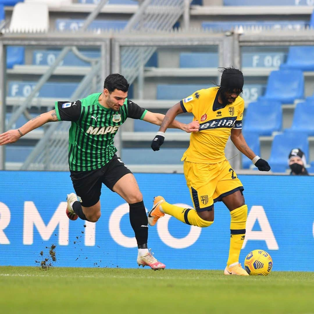 ジェルヴィーニョさんのインスタグラム写真 - (ジェルヴィーニョInstagram)「About game day ⚽️ Sassuolo PARMA  _________________________________________ @parmacalcio1913 💛💙 @andreacantini.photos 📸 ___________________________________________ #seriea  #italia  #gameday  #parma  #sassuolo  #picoftheday  #team225  #forza  #forzaparma」1月18日 4時25分 - gervinhofficial