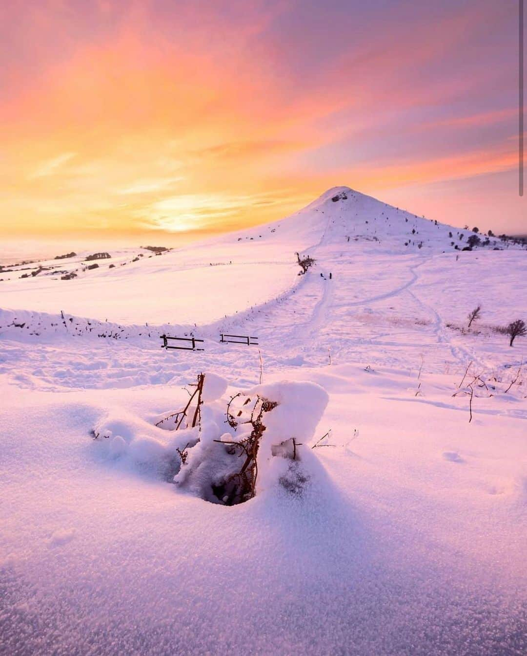 Instagramersさんのインスタグラム写真 - (InstagramersInstagram)「Sun & snow 🌞❄️ by @peter_richard_photography and @igers_yorkshire 📸🌟✨ #igersyorkshire #igersUK #igers」1月18日 4時43分 - igers