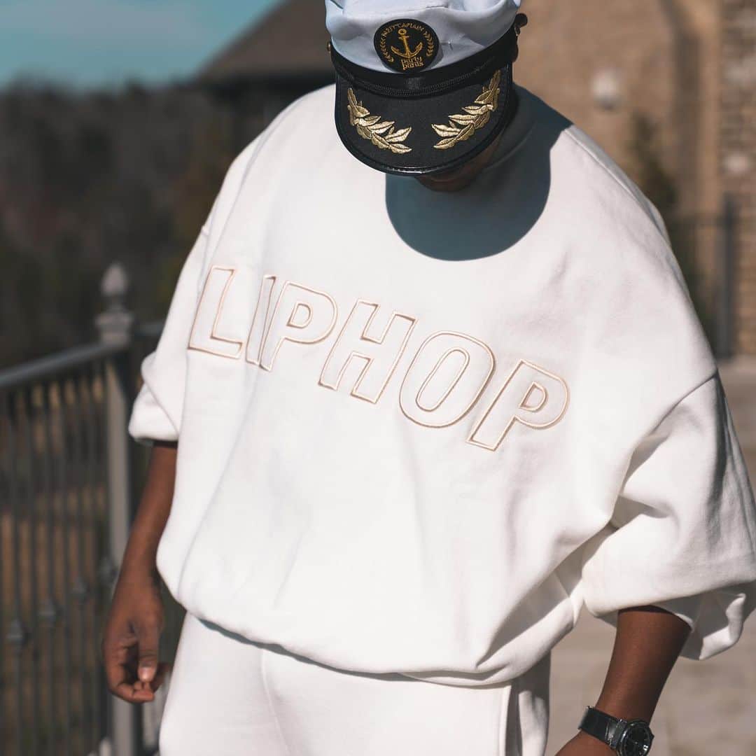 のインスタグラム：「People Will Notice The Change In Your Attitude Towards Them But Won’t Notice Their Behavior That Made You Change..... Starve you distractions Feed your focus. @liphop_official 🔥🔥🔥🔥 📸- @johngalbraith14」