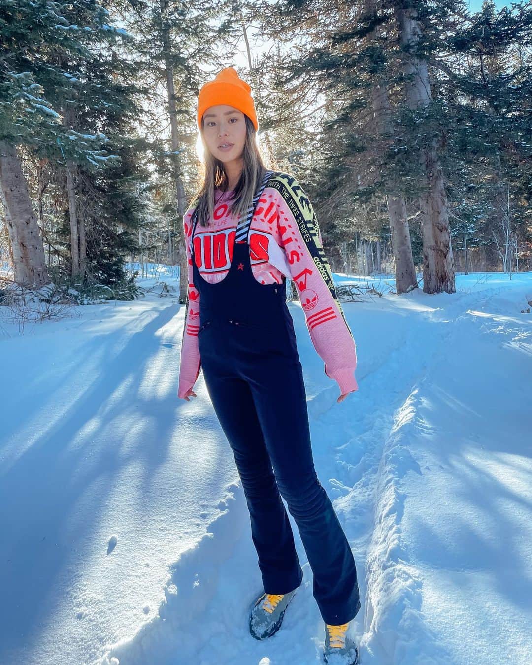 ジェイミー・チャンのインスタグラム：「Off the slopes.」