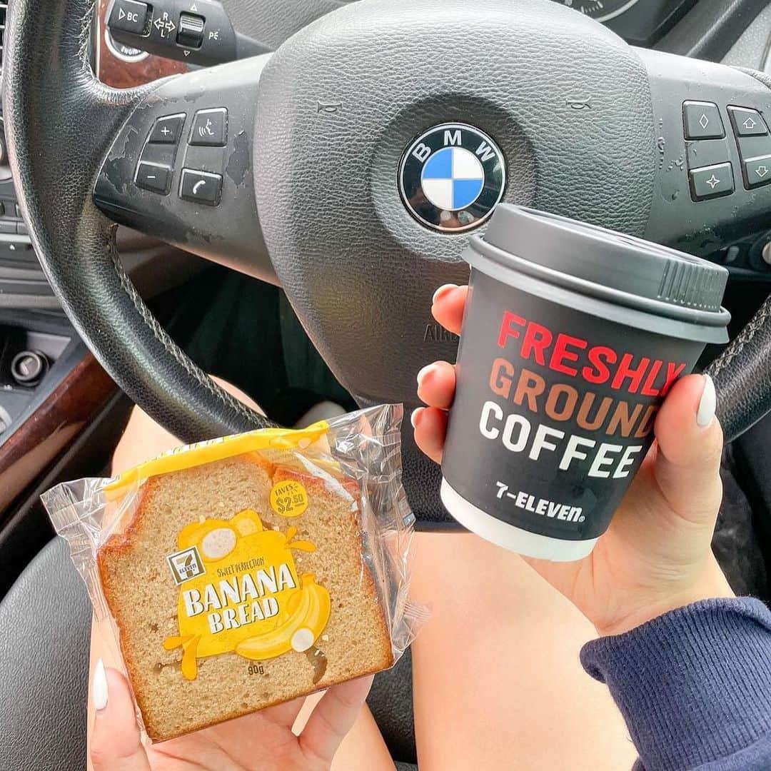 7-Eleven Australiaさんのインスタグラム写真 - (7-Eleven AustraliaInstagram)「Coffee and banana bread to go! ☕ Grab this special combo for just $2 on the My 7-Eleven app. #FreshlyGround #7ElevenAus  •  📷 @foodie_or_fatty T&Cs apply. Visit 7eleven.com.au for details.」1月18日 5時33分 - 7elevenaus