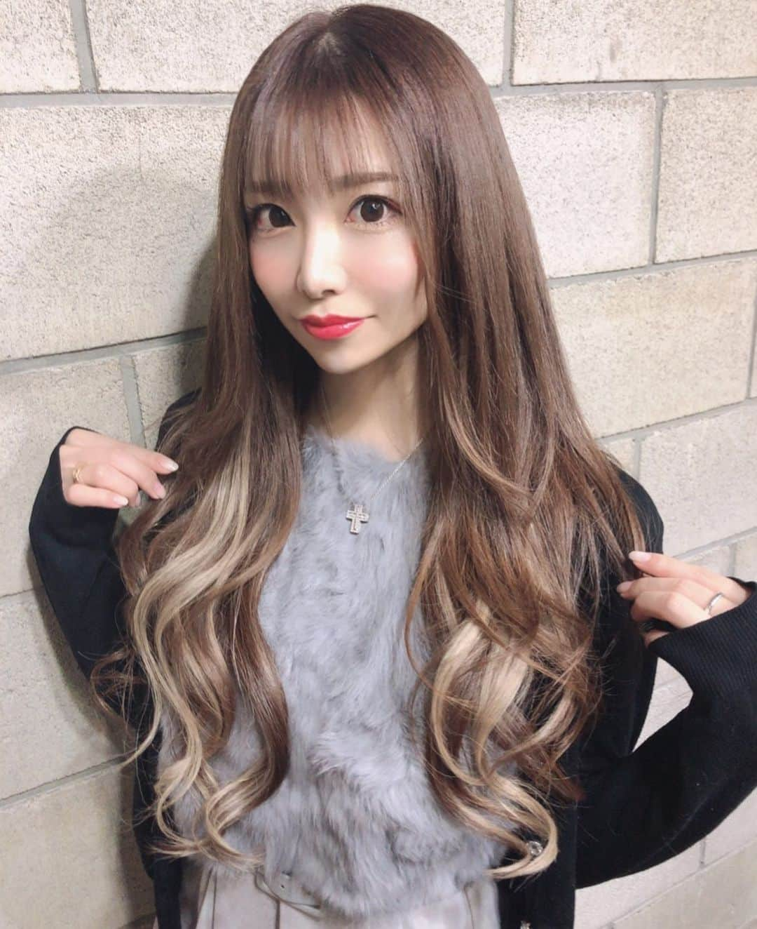 雛姫愛のインスタグラム：「きくてぃいつもありがと❤︎  #newhair #glamb #innercolor」