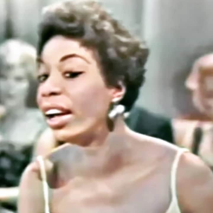 イマイアキノブのインスタグラム：「꫟ おはようございます 20数年前ですが Nina Simone 似の女性との大恋愛の経験をしました」