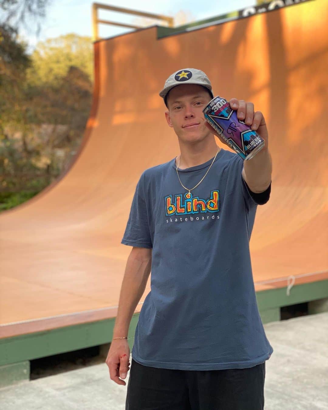 ジェイク・イラーディのインスタグラム：「Back to it 🩸 @rockstarenergy #rockstarenergy」