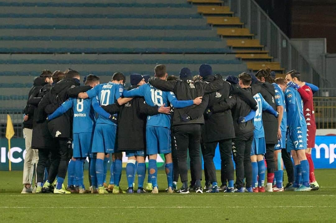 エンポリFCさんのインスタグラム写真 - (エンポリFCInstagram)「📸 #AvantiAzzurro 💪👏👊」1月18日 7時51分 - empoli_fc_official