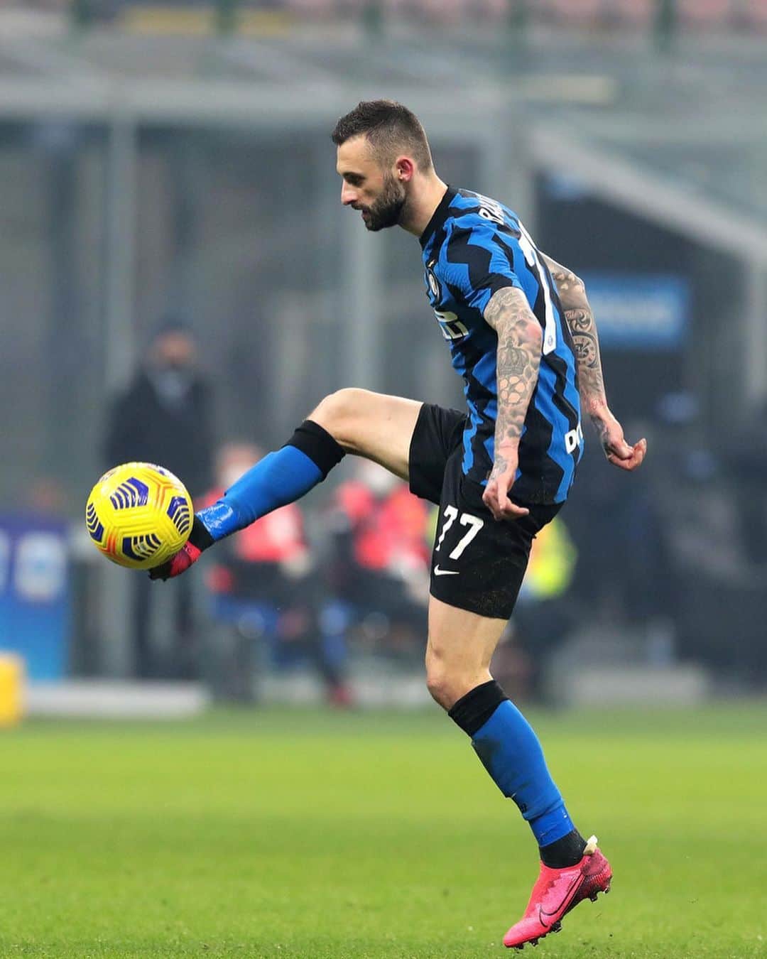 マルセロ・ブロゾビッチのインスタグラム：「@inter +3 🖤💙」