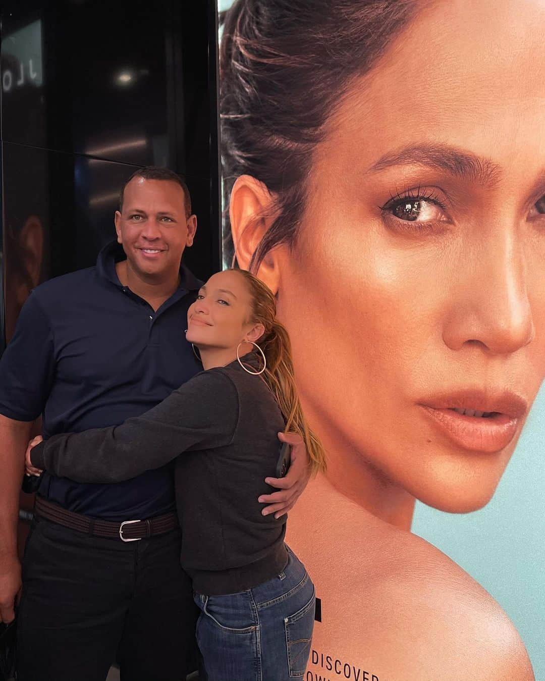 アレックス・ロドリゲスさんのインスタグラム写真 - (アレックス・ロドリゲスInstagram)「Visiting JLO Beauty with my JLo beauty ✨🤍」1月18日 7時54分 - arod