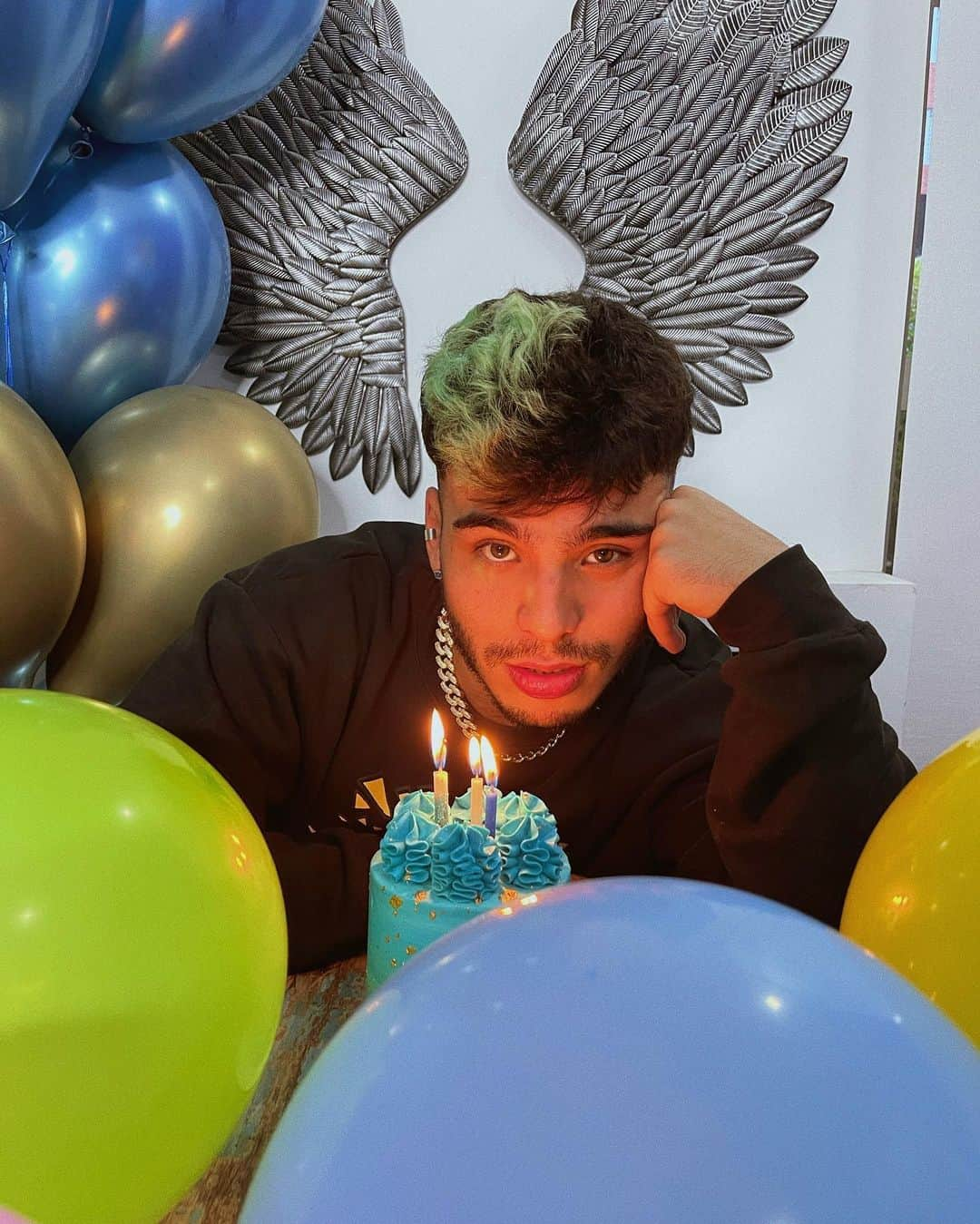 Sebastián Villalobosさんのインスタグラム写真 - (Sebastián VillalobosInstagram)「25 🥳」1月18日 8時26分 - sebas