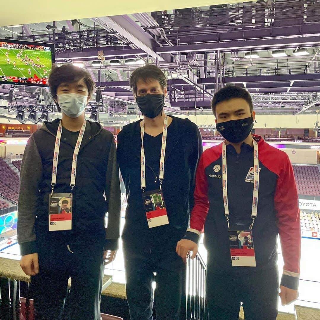 ヴィクトール・ファイファーのインスタグラム：「Congrats to Peter and Joseph on your senior debuts at Nationals. The preparation was not ideal and you guys fought through this during a challenging time. #scw #toyotauschamps21 #usfsa #figureskating」