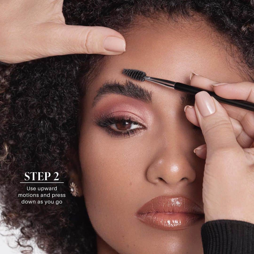 Anastasia Beverly Hillsさんのインスタグラム写真 - (Anastasia Beverly HillsInstagram)「🥶 Brow Freeze 🥶 breakdown. Swipe ⬅️ to see a step-by-step tutorial that makes it all crystal clear.⁣ ⁣ 🔹Step 1: Brush through clean brows with your spoolie⁣ 🔹Step 2: Be sure to use upward motions while pressing down⁣ 🔹Step 3: Use Brow Freeze wax to create your desired shape and brush evenly through your brows⁣ ⁣ See - it's as easy as 1, 2, 3!⁣ ⁣ #anastasiabeverlyhills #anastasiabrows #ABHIcedOut」1月18日 8時56分 - anastasiabeverlyhills