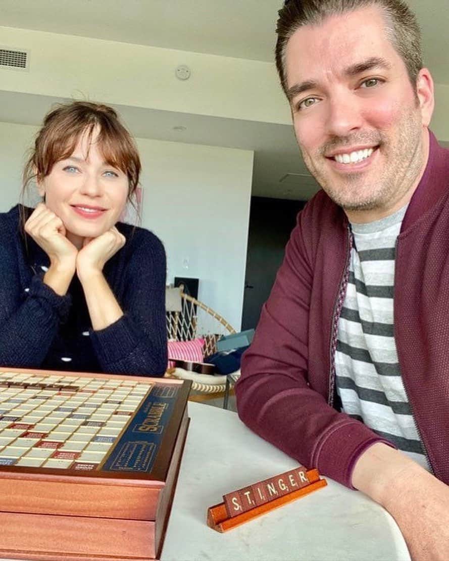 E! Onlineさんのインスタグラム写真 - (E! OnlineInstagram)「We just wanted to listen to Taylor Swift alone, but here we are gushing over Zooey Deschanel & Jonathan Scott's relationship that, surprisingly, is all thanks to James Corden. 😂 The chance meeting that turned into a love for the ages is in our bio. (📷: Instagram)」1月18日 8時59分 - enews