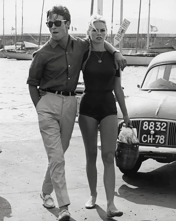 のインスタグラム：「Sunday is for lovers.」