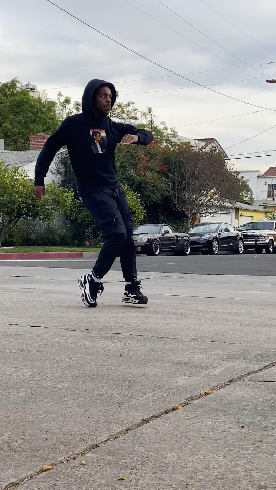 Lil Buckのインスタグラム：「DJ Squeeky Yes Mix #GetBuckTutorials  Out Now!」