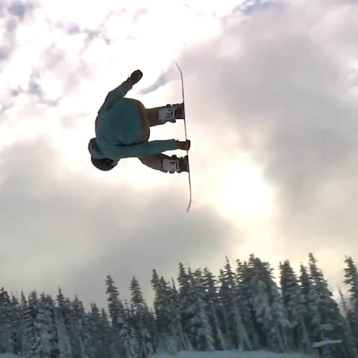 のインスタグラム：「@who.is.kody on repeat 🔁 🎥: @willybarrigan  Shop Kody’s kit via link in bio 🔗」