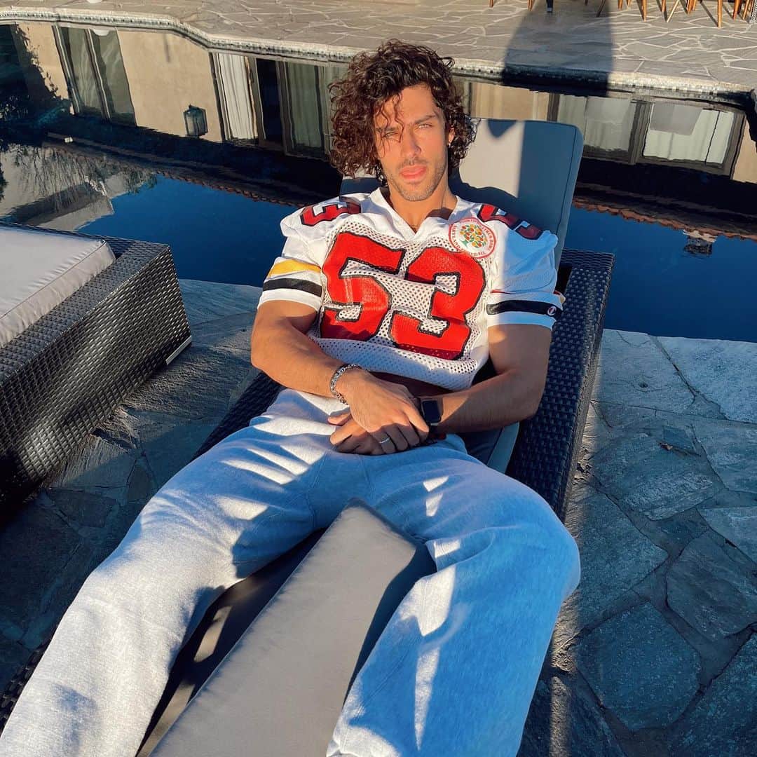 Steven Kellyのインスタグラム：「I’ll be here if you need me」