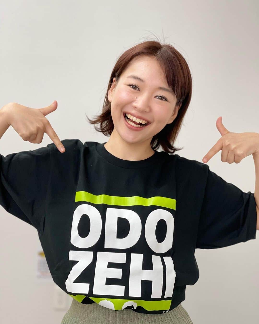 有田優理香のインスタグラム：「オドぜひ女子アナスペシャル2週連続放送！後編は今夜です📺  先週に引き続き出演しております！前編では私の腹黒さがバレてしまいましたが！それも含めて今後も温かく見守ってくださると嬉しいです🥺💓笑  きょう深夜0:59〜ぜひご覧ください！私は収録後にいただいたオドぜひTシャツ着てテレビ前で待機します！！！  #オードリーさんぜひ会ってほしい人がいるんです #オドぜひ　#女子アナスペシャル #いつまでもいると思うな推しと親」