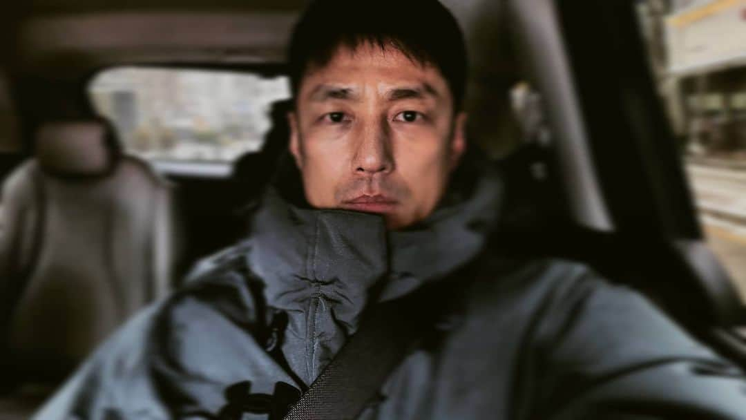 チ・ジニさんのインスタグラム写真 - (チ・ジニInstagram)「@ikkle_entertainment #잭필드📸 #출근🏃‍♂️ #화이팅😀」1月18日 9時42分 - actor_jijinhee